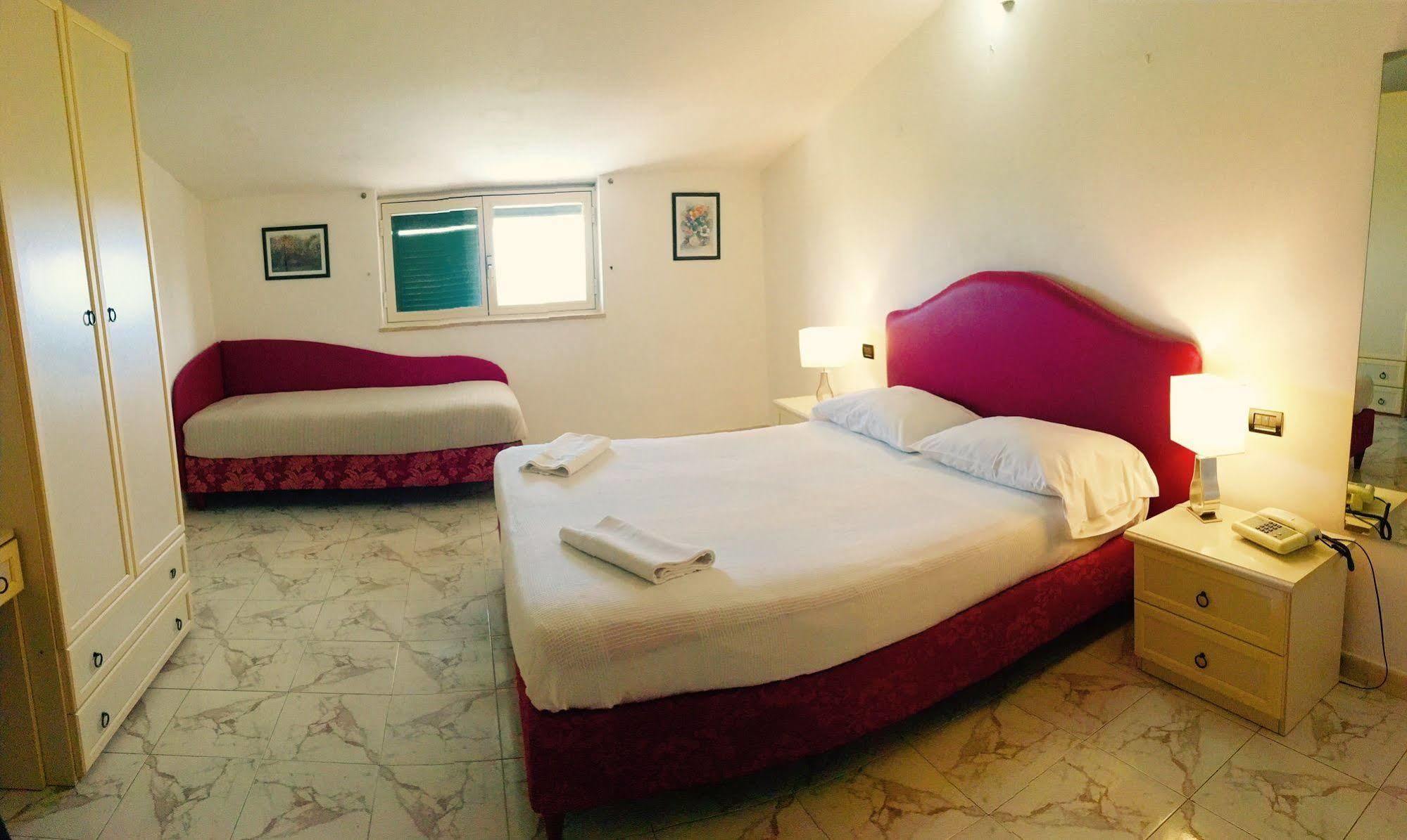 Hotel Villa Pirotta Sannicandro di Bari Extérieur photo